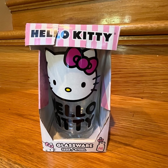 Hello Kitty Other - Hello Kittty 16 oz glassware!